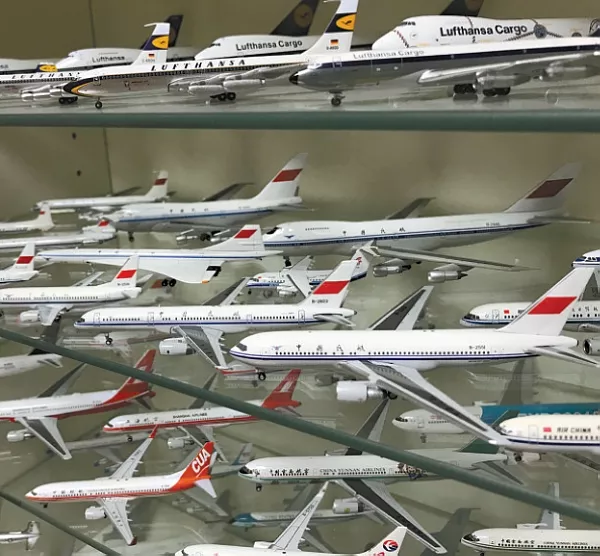 厲害了！飛機模型收藏者：我有（yǒu）兩千架飛機(圖5)