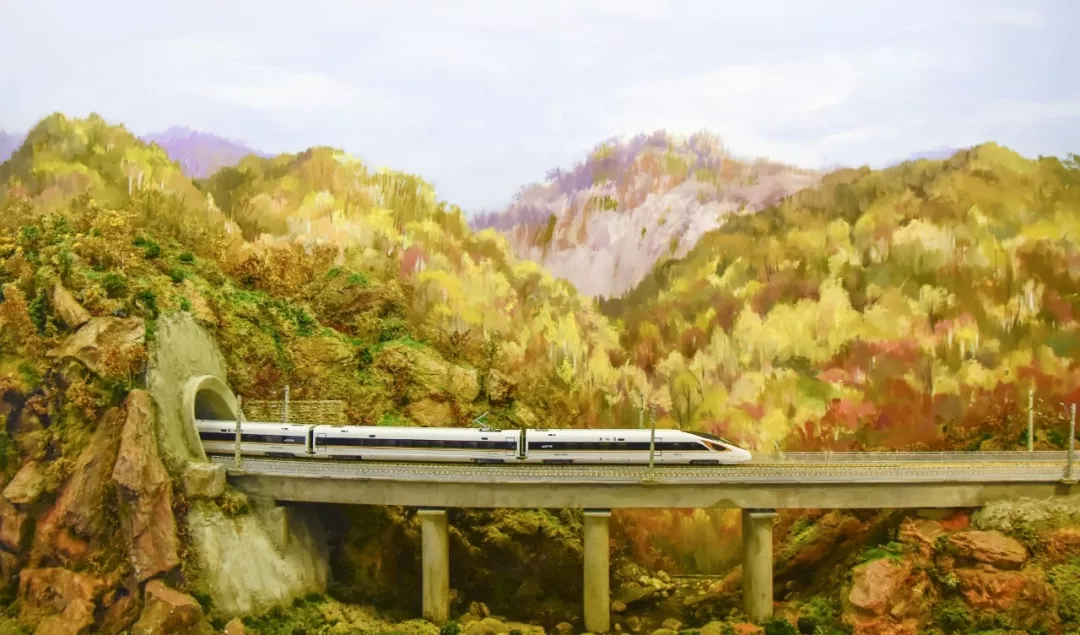 模型記錄：他們將模型場景定（dìng）格（gé）在中國高（gāo）鐵（tiě）“複(圖5)