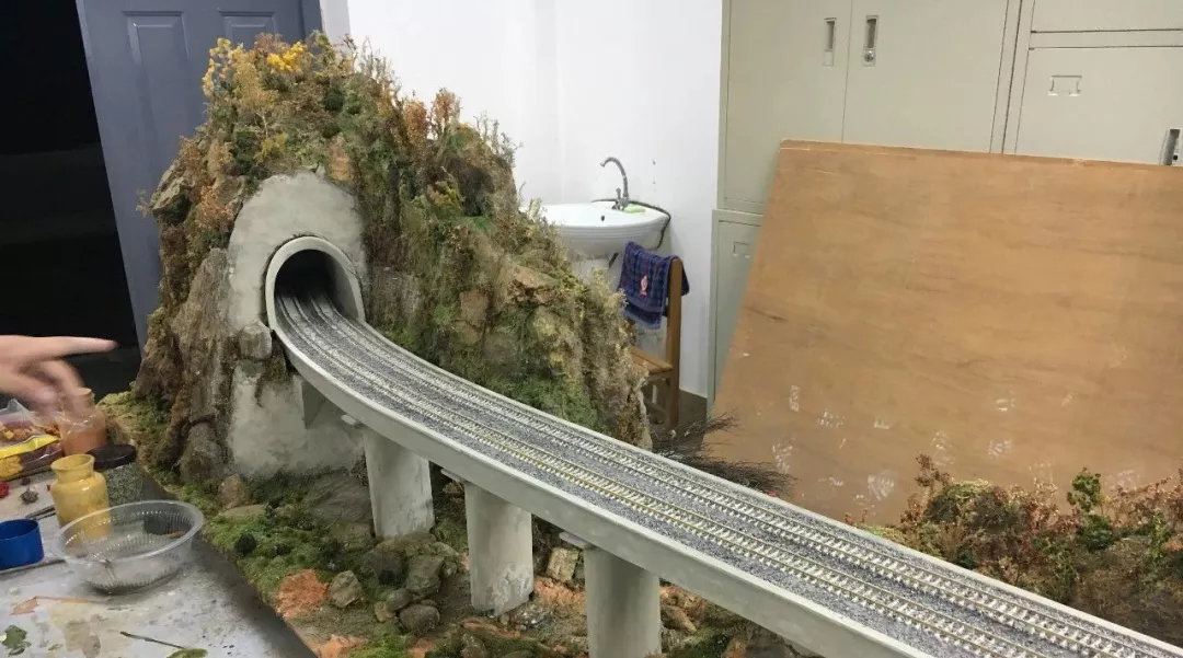 模型記錄：他們將模型場景定（dìng）格在（zài）中國高鐵“複(圖13)