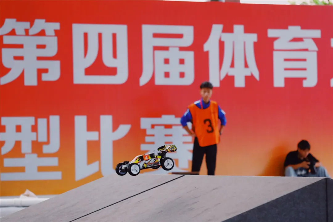 風馳電掣！省四體會車輛（liàng）模型（xíng）比賽精彩上（shàng）演(圖2)