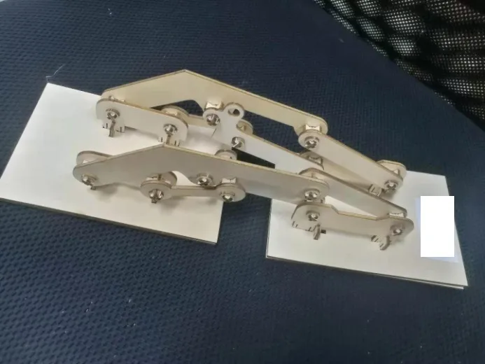 保持機架（jià）的不亂性有幾個（gè）設計原則：  一個靠（kào）重力(圖8)