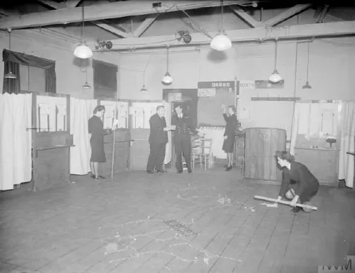 英軍使用軍事（shì）模型廠家小軍艦模型進行兵（bīng）棋推演(圖4)