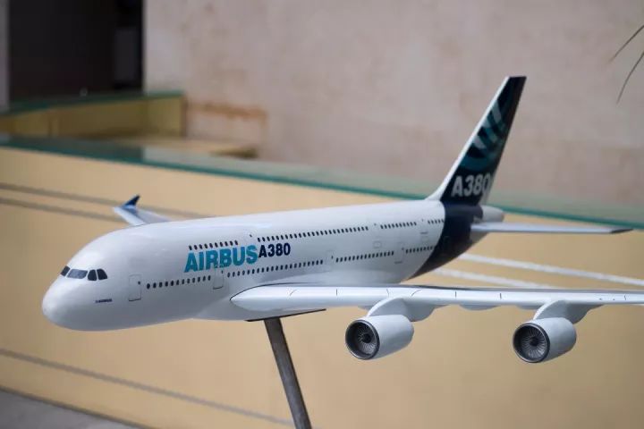 這大學，不但飛機滿天飛，連飛機模型也是滿院(圖（tú）9)